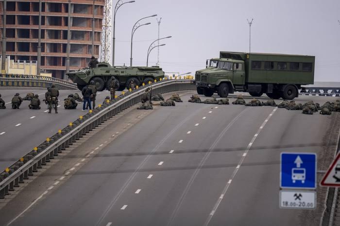 Чест артилерийски обстрел се чува в Киев предаде Ройтерс като